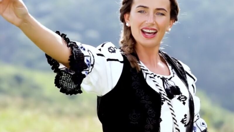 paula hriscu are niste ochi de hollywood